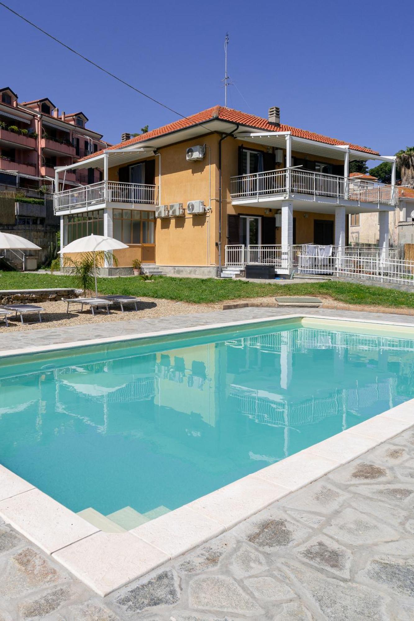 Il Gattino Di Porto - Apt 6 - Monolocale Terrazzo Piscina Imperia Exterior photo